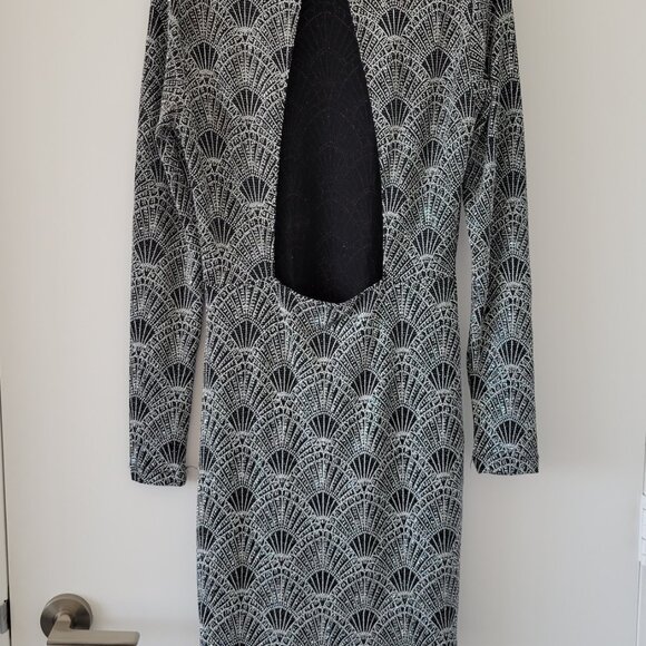 Backless, long sleeve party dress - art deco inspired sparkly silver and black - Picture 3 of 3